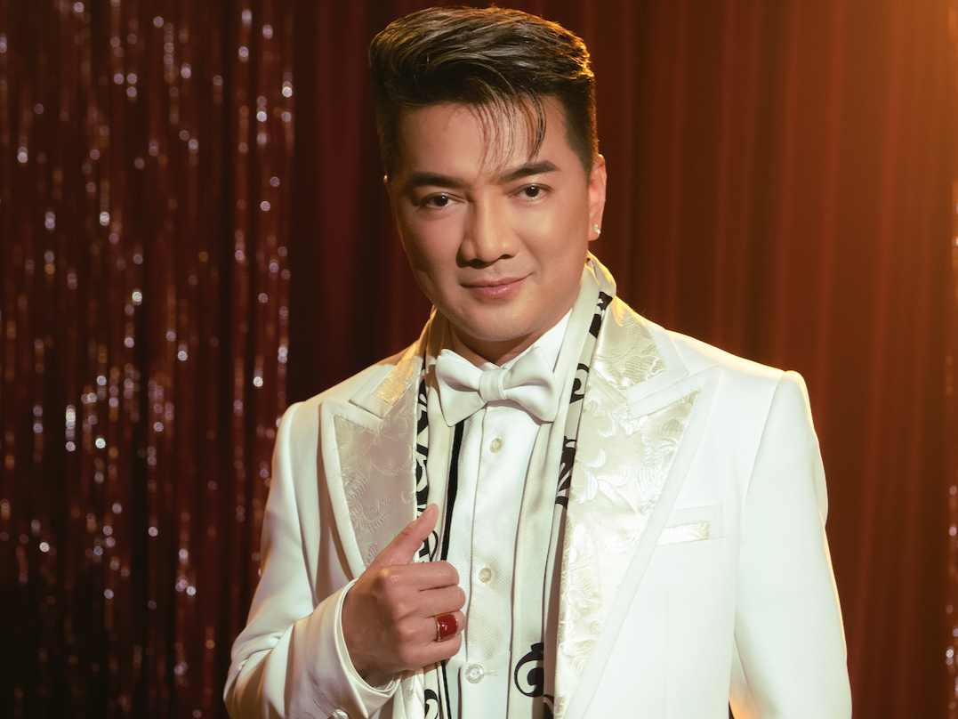 Đàm Vĩnh Hưng kể từ khi xác nhận làm ông bố bỉm sữa tích cực cập nhật hình ảnh của con lên mạng xã hội (Ảnh: FBNV)