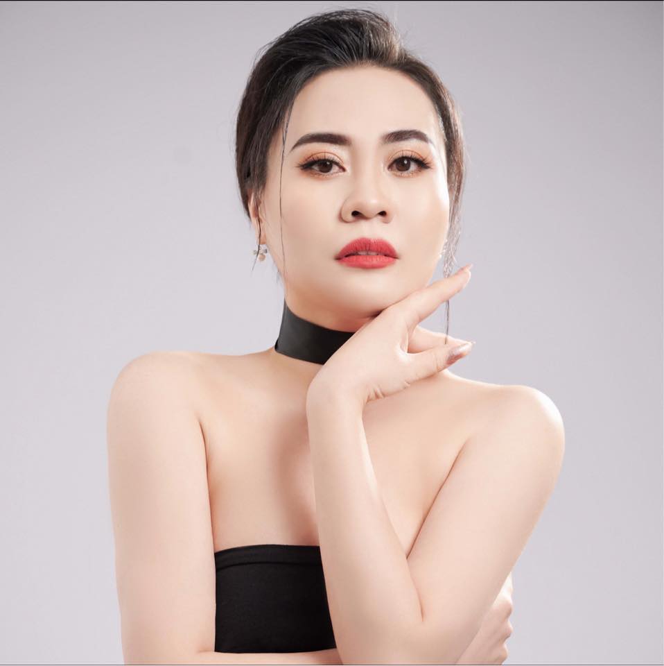 Phan Kim Oanh là ai? Tiểu sử, sự nghiệp của Mrs Grand International 2022 - Ảnh 3 Phan Kim Oanh là ai? Tiểu sử, sự nghiệp của Mrs Grand International 2022 - Ảnh 3
