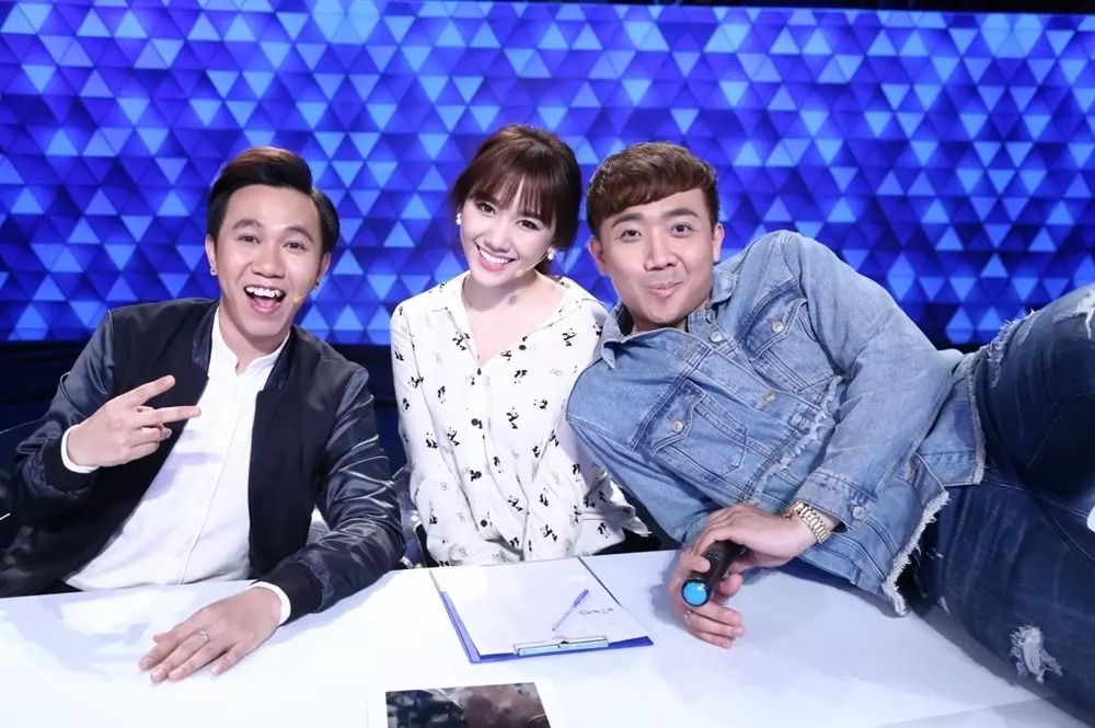 Anh Đức có mối quan hệ thân thiết với vợ chồng Hari Won (Ảnh: FBNV)