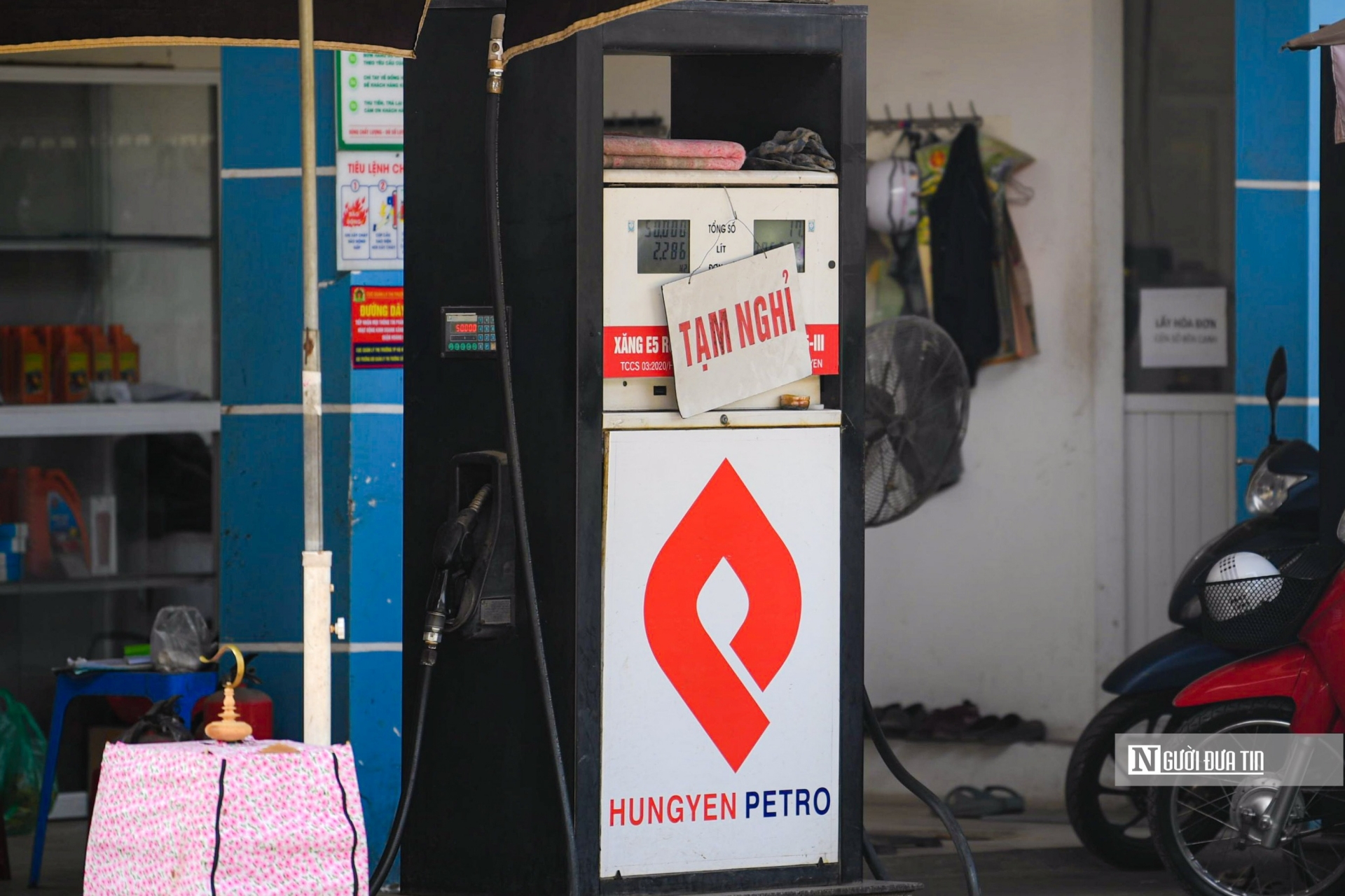 Bộ trưởng Nguyễn Hồng Diên yêu cầu Tổng cục QLTT, cục QLTT tăng cường kiểm tra, xử lý nghiêm khắc đối với doanh nghiệp ngừng, không bán xăng dầu (Ảnh: Hữu Thắng).