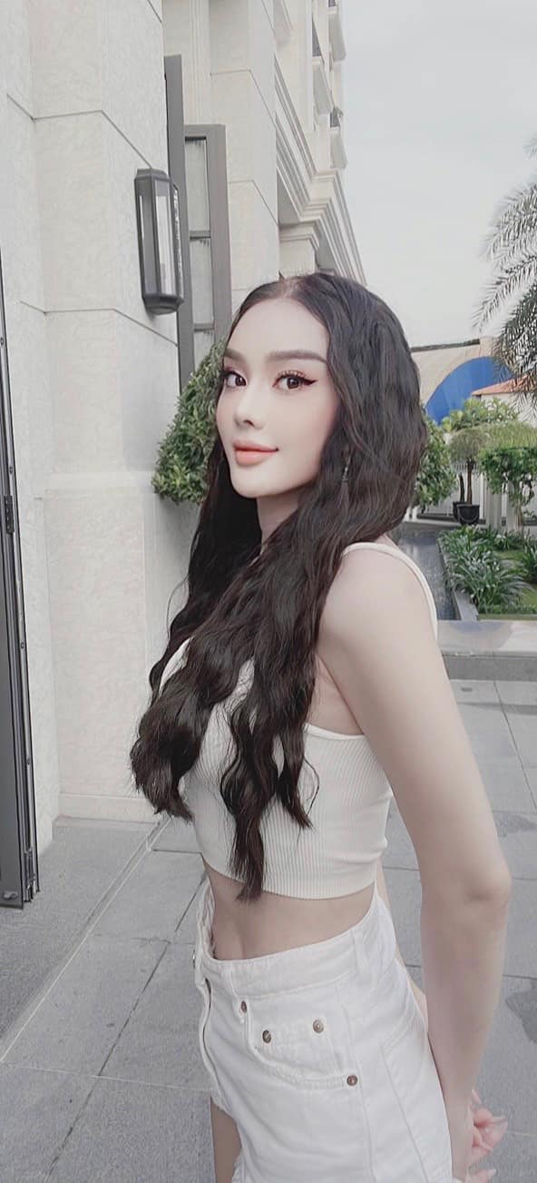 Ở tuổi U50, Lâm Khánh Chi được nhận xét vô cùng trẻ trung, xinh đẹp (Ảnh: FBNV)