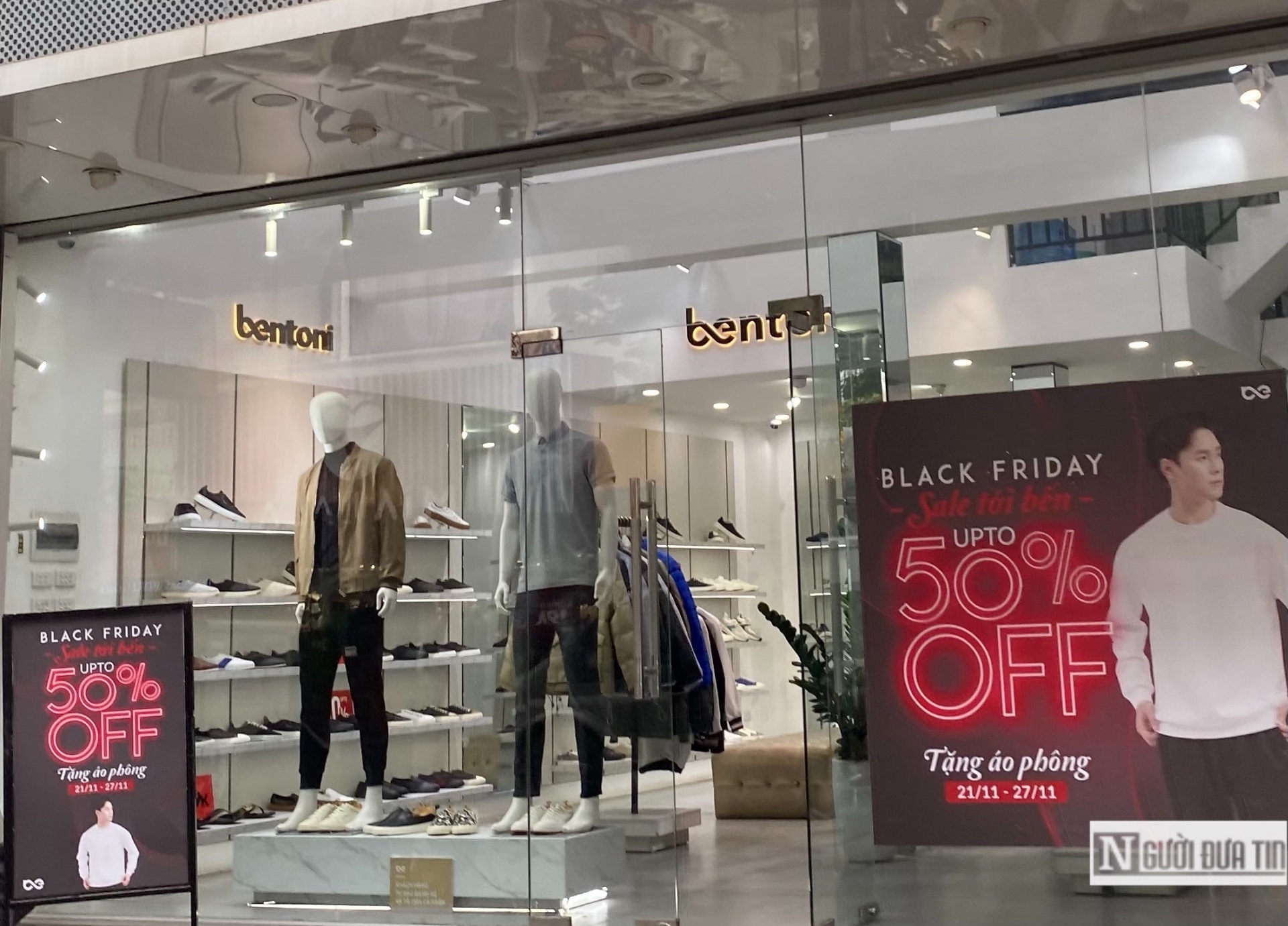 Nhiều thương hiệu còn đưa ra chương trình giảm giá cả tuần, thậm chí nửa tháng cho sự kiện Black Friday 2022.