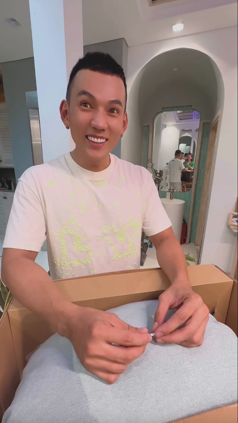 Lý Bình vô cùng bất ngờ khi được bà xã báo tin vui (Ảnh: Chụp màn hình) Lý Bình vô cùng bất ngờ khi được bà xã báo tin vui (Ảnh: Chụp màn hình)
