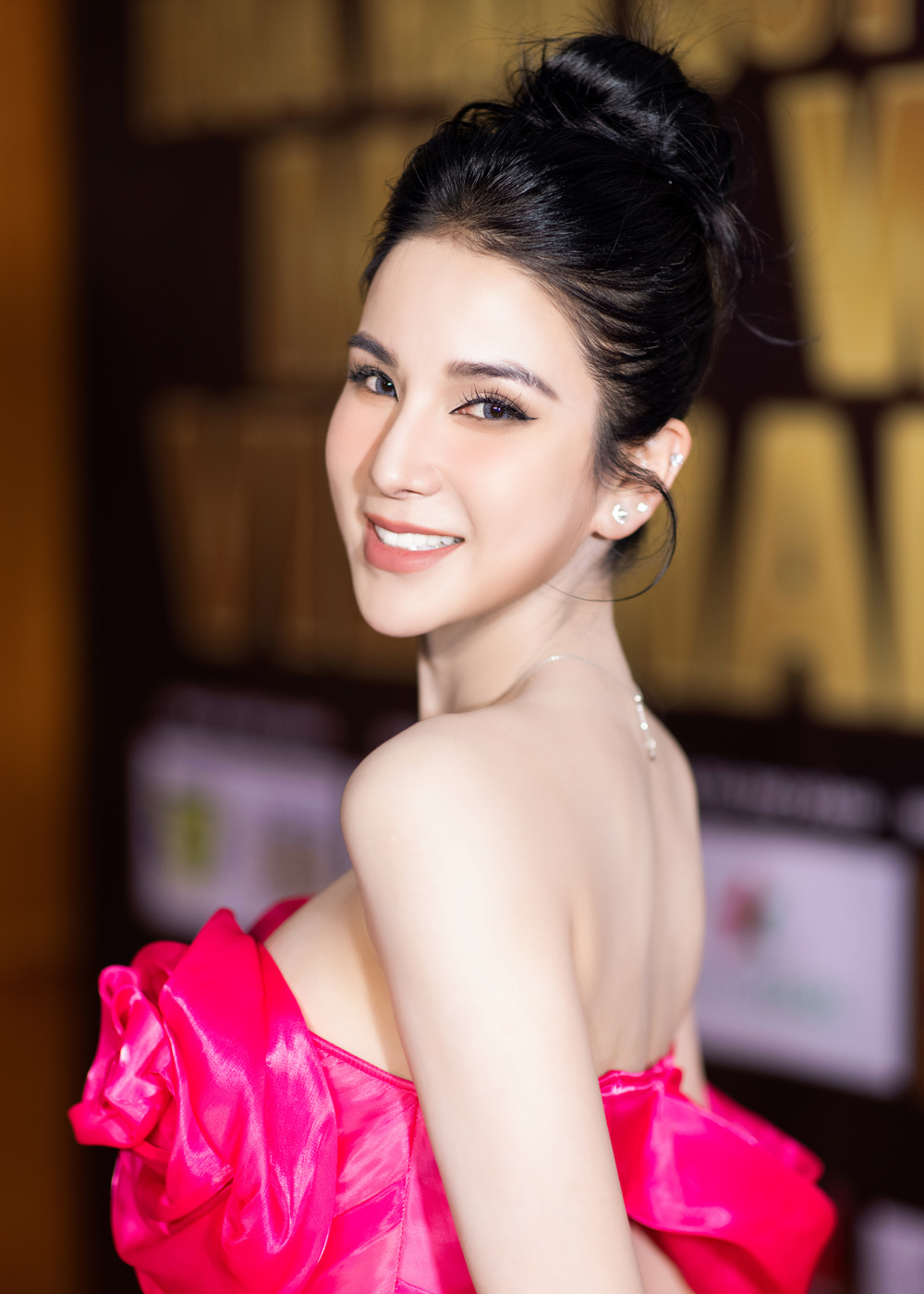 Diệp Lâm Anh thừa nhận gia đình chồng hơn cô rất nhiều lần (Ảnh: FBNV)