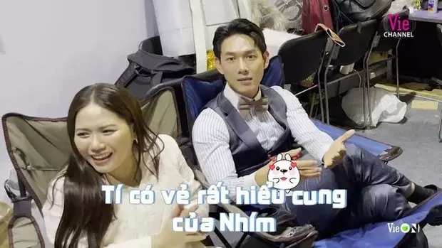 Khán giả tích cực đẩy thuyền cho Song Luân với Thùy Chi sau chương trình Ca sĩ mặt nạ (Ảnh: Chụp màn hình) Khán giả tích cực đẩy thuyền cho Song Luân với Thùy Chi sau chương trình Ca sĩ mặt nạ (Ảnh: Chụp màn hình)