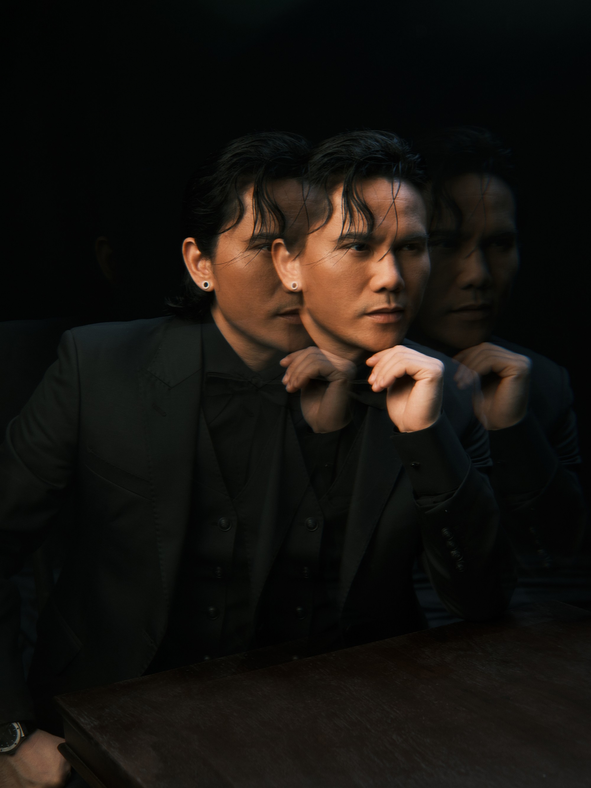 Tú Dưa đổi nghệ danh Mars Anh Tú, chọn phong cách bụi bặm, lãng tử để trở lại làm ca sĩ.