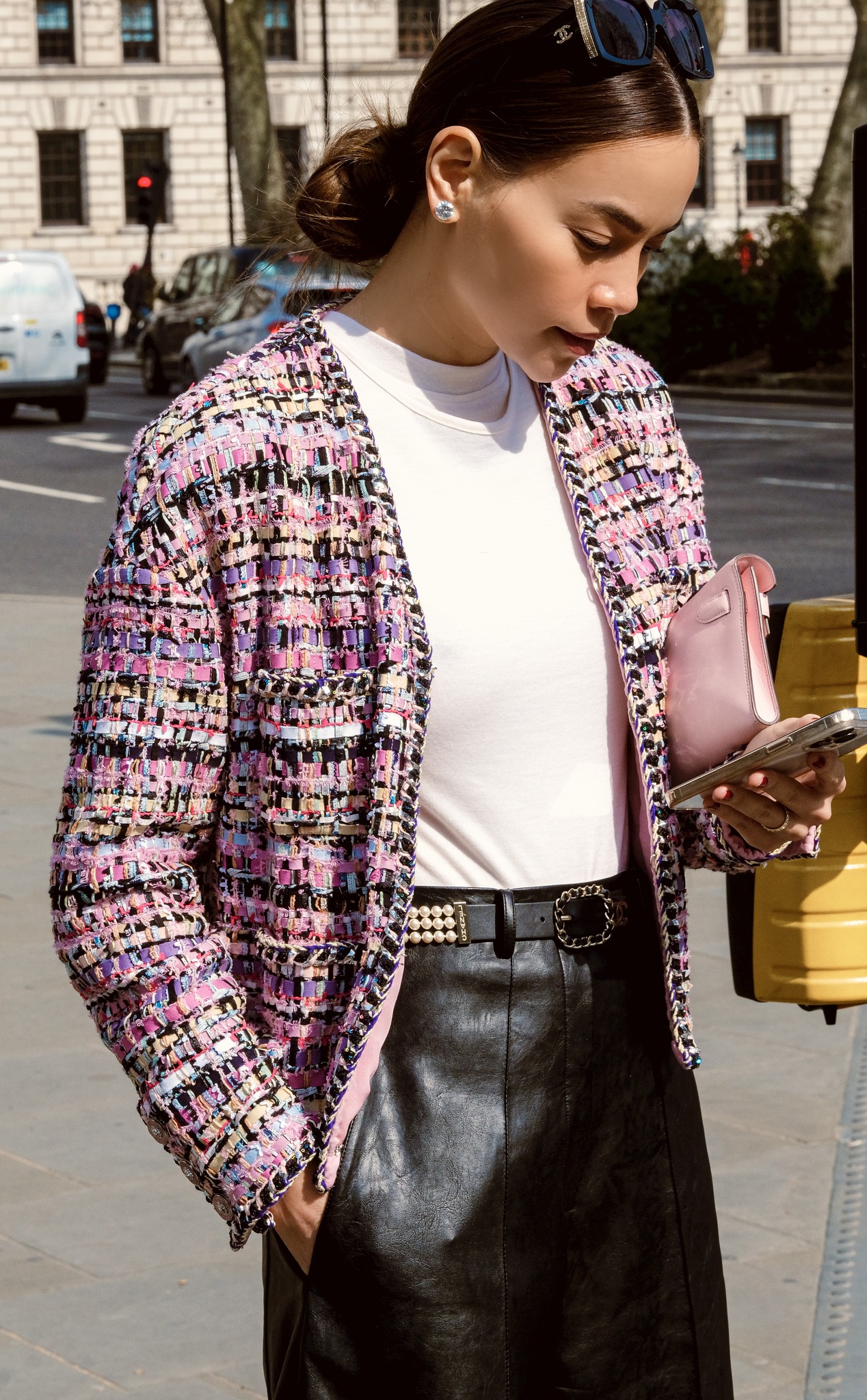 Sau chuyến lưu diễn dài ngày tại nước ngoài, hiện Hồ Ngọc Hà đã về nước. 'Về với con thôi!', cô bày tỏ trên trang cá nhân (Ảnh: FBNV)