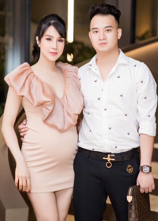 Đức Phạm - Diệp Lâm Anh từng là cặp đôi hạnh phúc khiến nhiều người ngưỡng mộ (Ảnh: FBNV) Đức Phạm - Diệp Lâm Anh từng là cặp đôi hạnh phúc khiến nhiều người ngưỡng mộ (Ảnh: FBNV)
