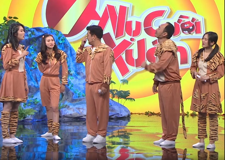 Lan Ngọc - Thúy Ngân tham gia chương trình '7 nụ cười Xuân; (Ảnh: Chụp màn hình)