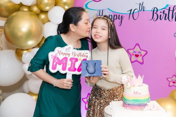 Mẹ chồng Phương Trinh Joilie có mối quan hệ tốt với con riêng của nữ nghệ sĩ (Ảnh: FBNV)