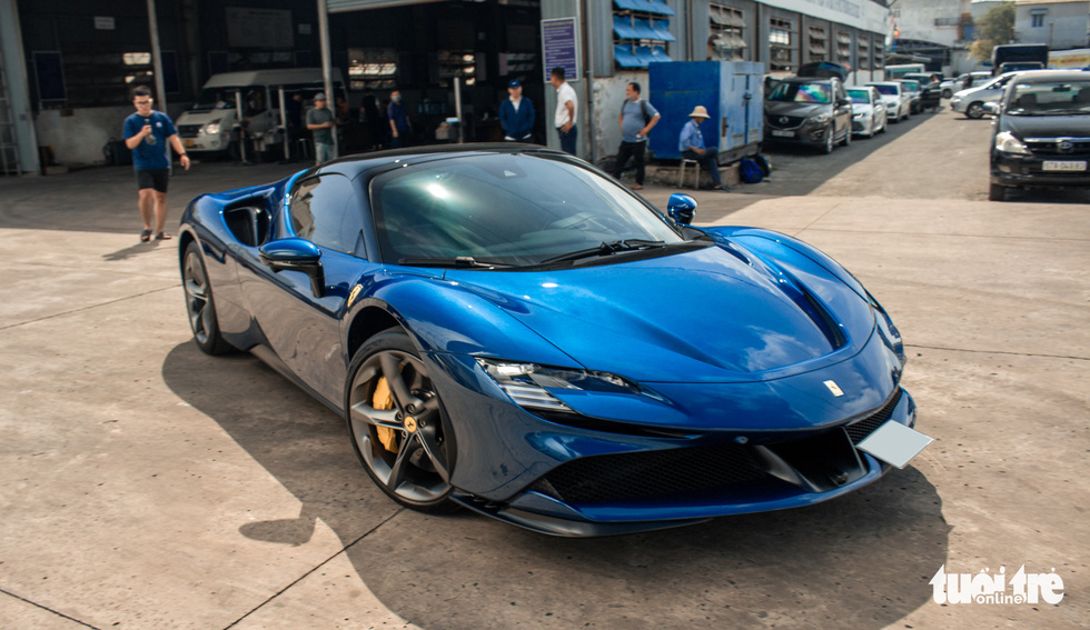 Siêu xe hybrid Ferrari SF90 Stradale của Cường Đô La chính thức ra biển (Ảnh: Tuổi trẻ)
