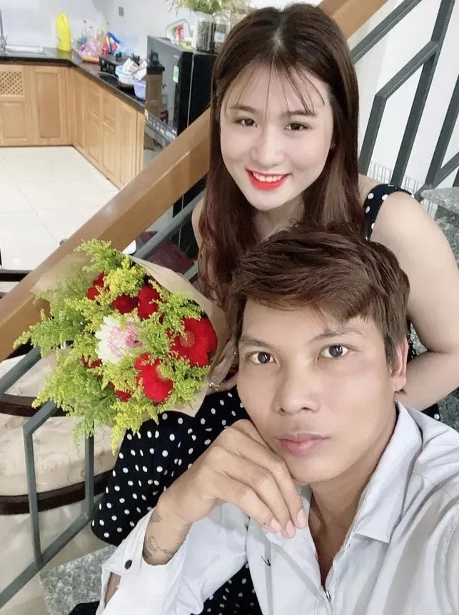 Lộc Fuho và bà xã (Ảnh: FBNV)