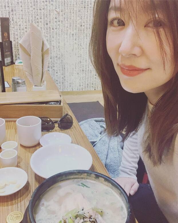 Lâm Tâm Như U50 vẫn trẻ trung đáng ngưỡng mộ nhờ 10 bí quyết đơn giản - Ảnh 4 Lâm Tâm Như U50 vẫn trẻ trung đáng ngưỡng mộ nhờ 10 bí quyết đơn giản - Ảnh 4