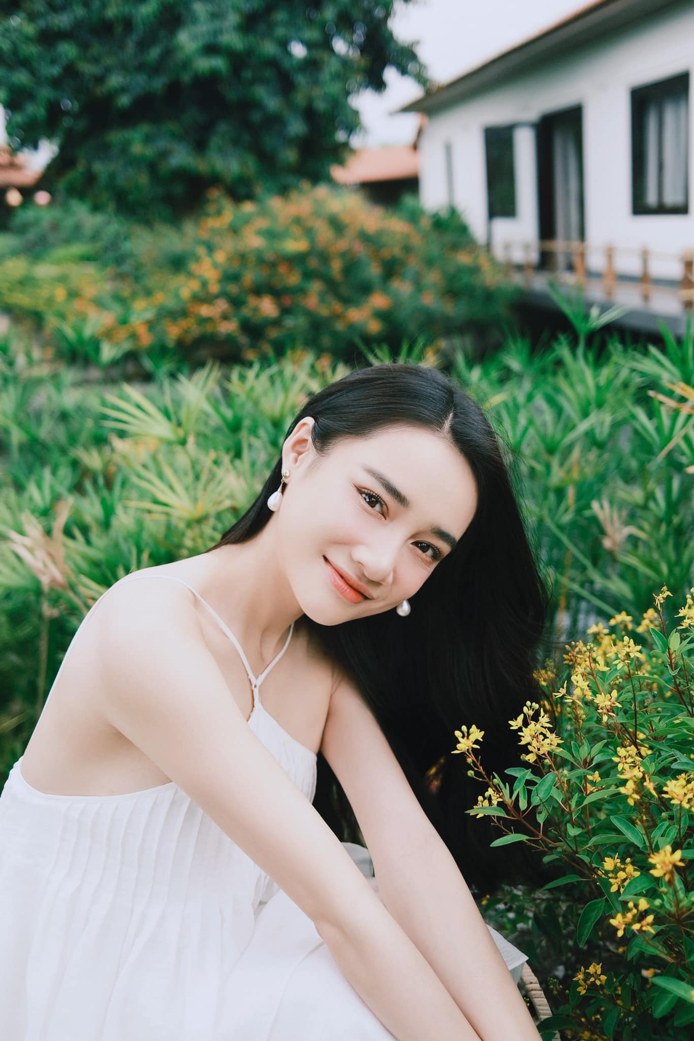 Nhã Phương được khen ngợi ngày càng xinh đẹp rạng rỡ (Ảnh: FBNV)