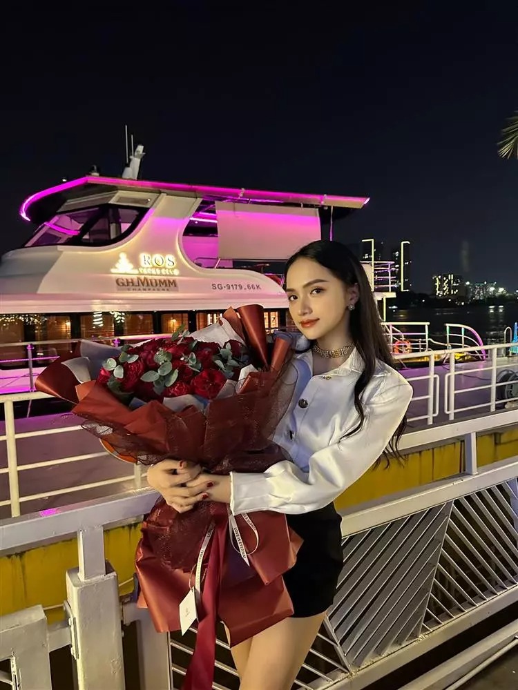 Hương Giang xinh đẹp khoe nhan sắc ở tuổi 31 (Ảnh: FBNV) Hương Giang xinh đẹp khoe nhan sắc ở tuổi 31 (Ảnh: FBNV)