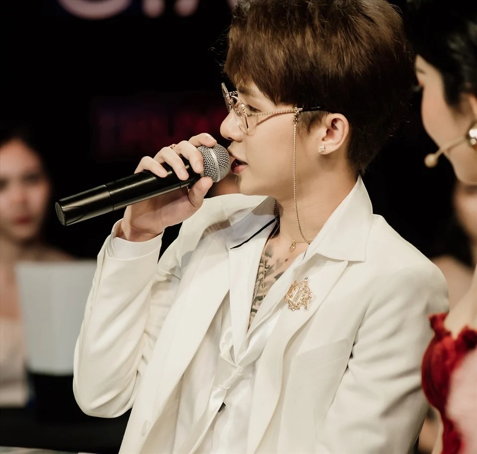 Sau quãng thời gian ở ẩn, Jack đã dần quay trở lại làng giải trí Việt (Ảnh: FBNV)