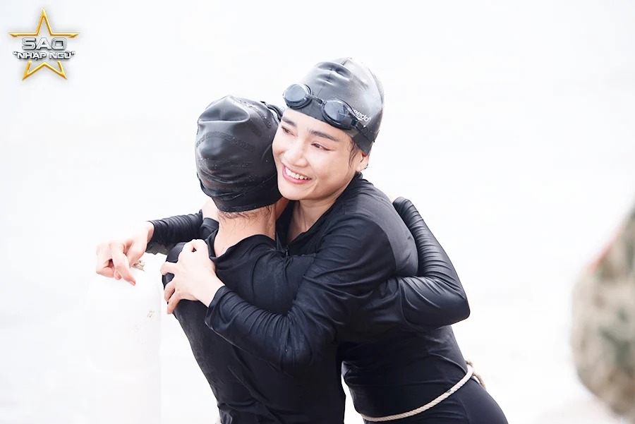 Nhã Phương thực hiện thử thách trong chương trình (Ảnh: NSX)