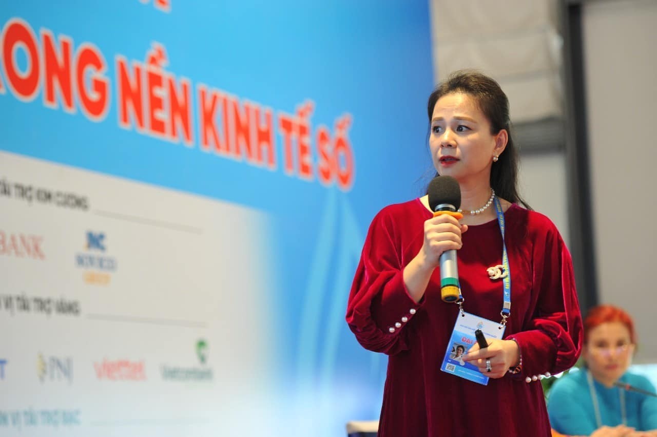 Doanh nhân Đào Lan Hương liên tục có những động thái để bảo vệ hạnh phúc gia đình (Ảnh: FBNV)