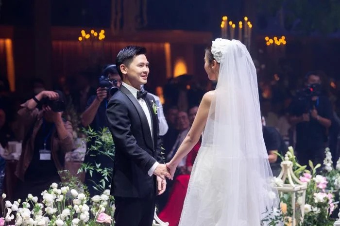 Đám cưới của Đỗ Mỹ Linh - Đỗ Vinh Quang diễn ra vào tháng 10/2022 nhận được sự quan tâm lớn của khán giả (Ảnh: FBNV) Đám cưới của Đỗ Mỹ Linh - Đỗ Vinh Quang diễn ra vào tháng 10/2022 nhận được sự quan tâm lớn của khán giả (Ảnh: FBNV)