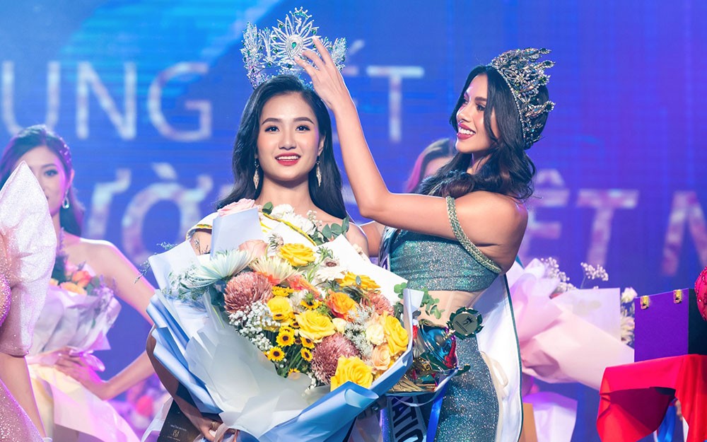 Nguyễn Thanh Hà giành vương miện Miss Eco International 2023 