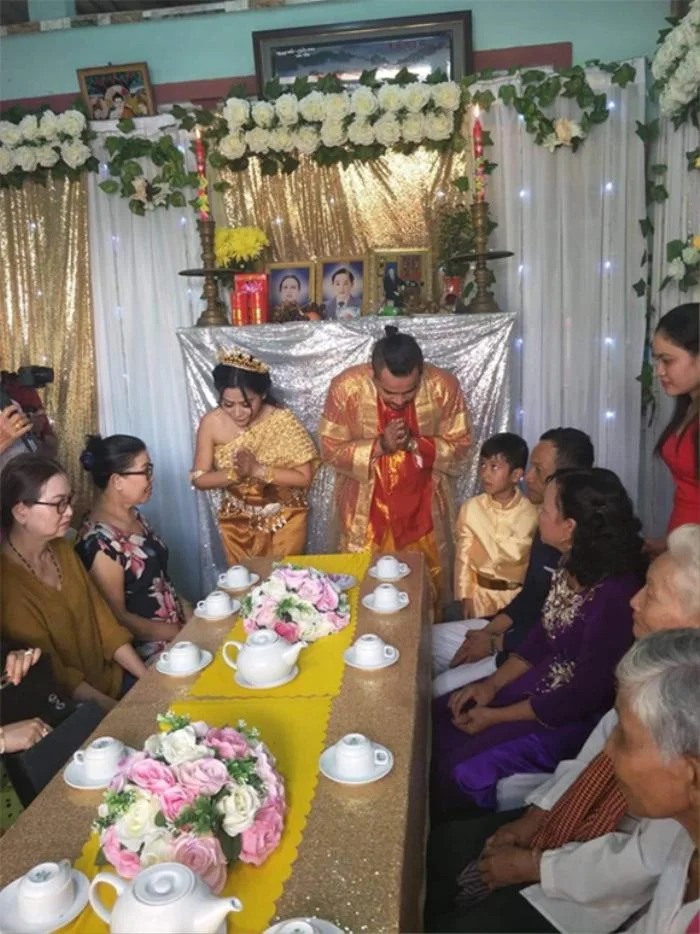 Ca sĩ Thanh Sớt từng kết hôn với Hoa hậu Lý Nhã Lan (Ảnh: FBNV)