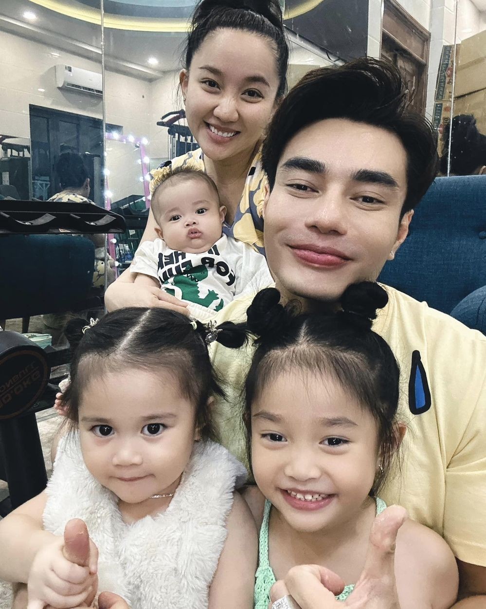 Lê Dương Bảo Lâm tiết lộ Midu lúc nào cũng một thân một mình khi đi quay phim 3 Lê Dương Bảo Lâm tiết lộ Midu lúc nào cũng một thân một mình khi đi quay phim 3