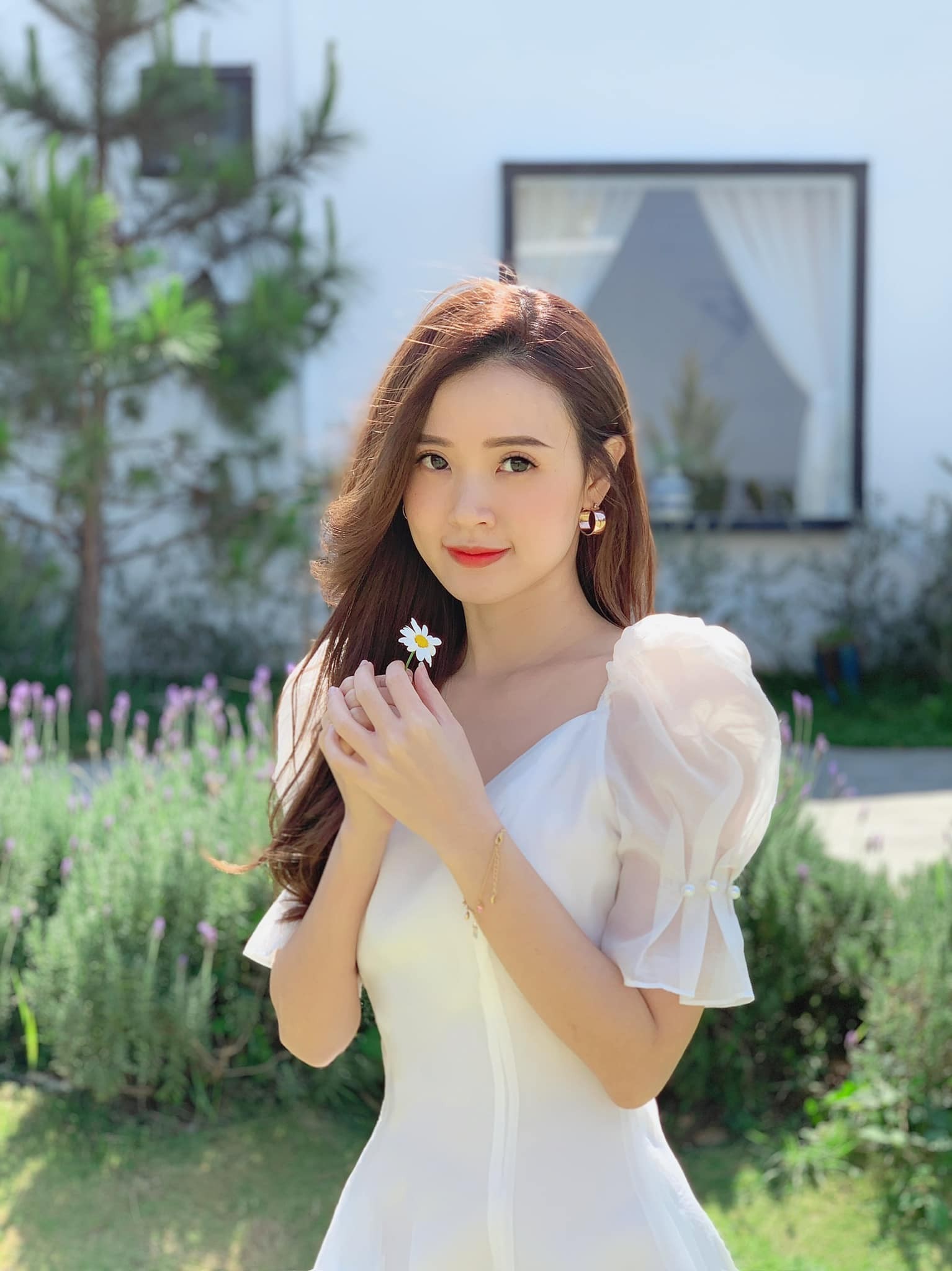 Lê Dương Bảo Lâm tiết lộ Midu lúc nào cũng một thân một mình khi đi quay phim 2 Lê Dương Bảo Lâm tiết lộ Midu lúc nào cũng một thân một mình khi đi quay phim 2