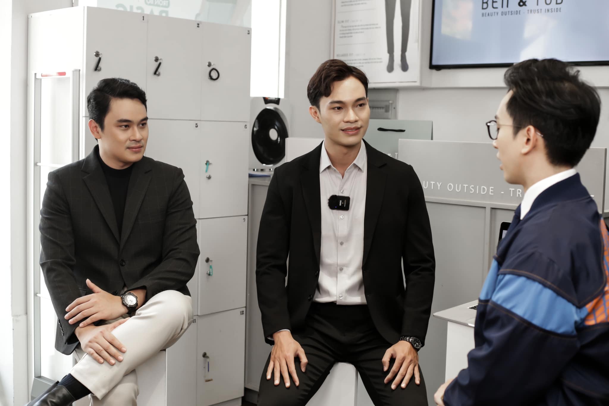 Chàng bác sĩ Bệnh viện Quân y 175 giành ngôi vị Á vương Du lịch Hoàn vũ 2023 - Ảnh 1