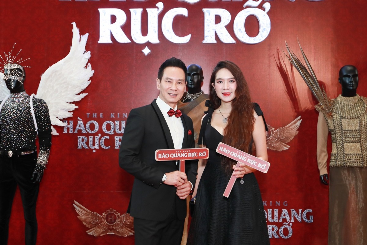 Kim Lý làm hỏng ghế của Đàm Vĩnh Hưng, cách Hồ Ngọc Hà chữa cháy gây chú ý 3 Kim Lý làm hỏng ghế của Đàm Vĩnh Hưng, cách Hồ Ngọc Hà chữa cháy gây chú ý 3