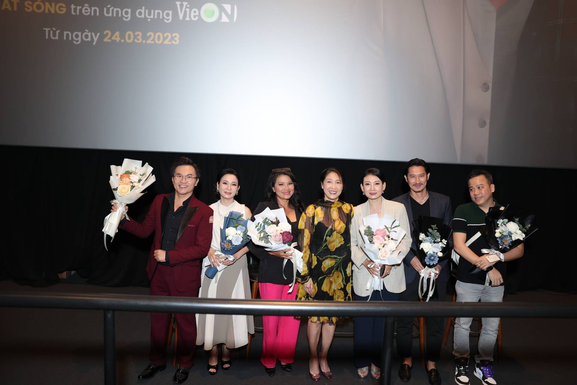 Tạo hình mới của Quỳnh Lương - Trình Mỹ Duyên trong phim mới 2 Tạo hình mới của Quỳnh Lương - Trình Mỹ Duyên trong phim mới 2