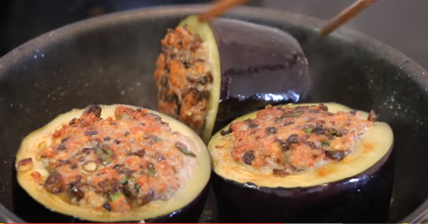 Cách làm món cà tím nhồi thịt áp chảo ngon, cực dễ làm - Ảnh 2