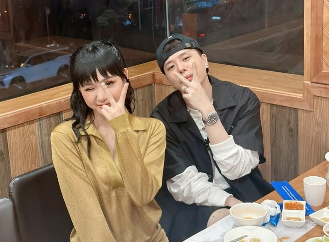 Hiền Hồ - Trịnh Thăng Bình chụp ảnh chung khiến cho CDM tranh cãi nảy lửa (Ảnh: FBNV) Hiền Hồ - Trịnh Thăng Bình chụp ảnh chung khiến cho CDM tranh cãi nảy lửa (Ảnh: FBNV)