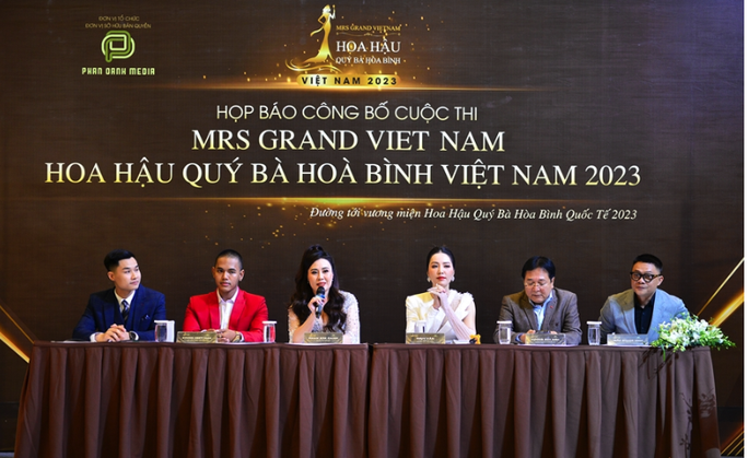 Mrs Grand Vietnam chấp nhận thí sinh đã 'dao kéo' dự thi 2 Mrs Grand Vietnam chấp nhận thí sinh đã 'dao kéo' dự thi 2