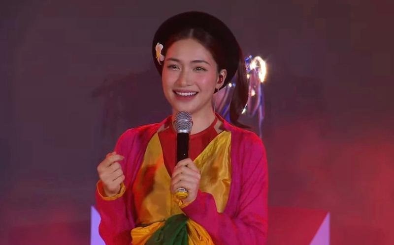 Màn thể hiện của Hòa Minzy nhận được sự quan tâm lớn từ phía khán giả (Ảnh: Internet) Màn thể hiện của Hòa Minzy nhận được sự quan tâm lớn từ phía khán giả (Ảnh: Internet)