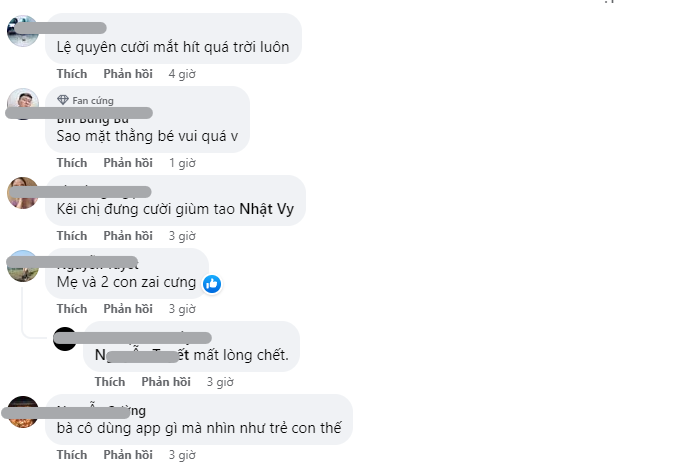 CDM để lại bình luận khi xem biểu cảm lạ của con trai Lệ Quyên (Ảnh: Chụp màn hình) CDM để lại bình luận khi xem biểu cảm lạ của con trai Lệ Quyên (Ảnh: Chụp màn hình)