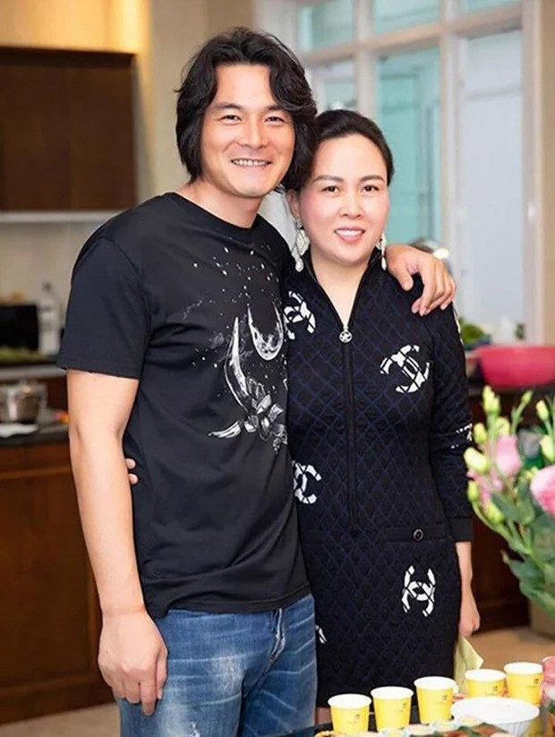 Phượng Chanel - Quách Ngọc Ngoan công khai hẹn hò vào năm 2015 khiến dư luận tranh cãi (Ảnh: FBNV) Phượng Chanel - Quách Ngọc Ngoan công khai hẹn hò vào năm 2015 khiến dư luận tranh cãi (Ảnh: FBNV)