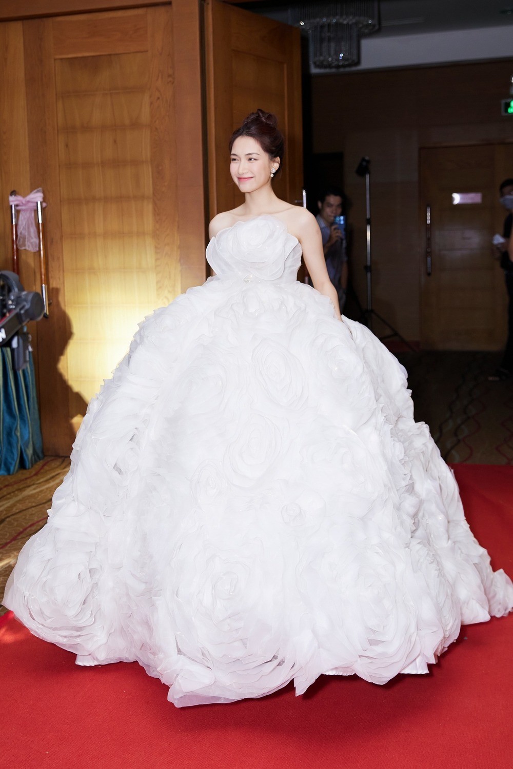 Trở về với cuộc sống độc thân, Hòa Minzy dành nhiều thời gian cho công việc hoạt động nghệ thuật và chăm sóc bé Bo (Ảnh: FBNV) Trở về với cuộc sống độc thân, Hòa Minzy dành nhiều thời gian cho công việc hoạt động nghệ thuật và chăm sóc bé Bo (Ảnh: FBNV)