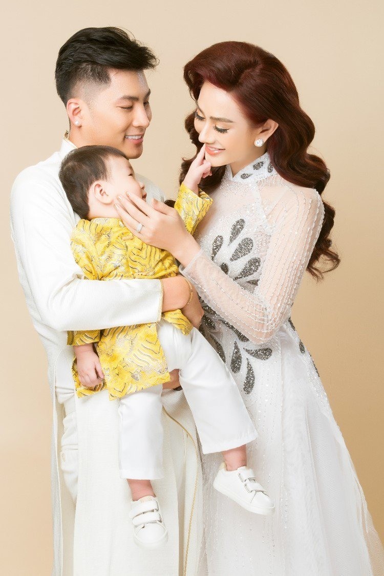Phản ứng của Lâm Khánh Chi khi bị hỏi khó chuyện dùng app chỉnh ảnh 5 Phản ứng của Lâm Khánh Chi khi bị hỏi khó chuyện dùng app chỉnh ảnh 5