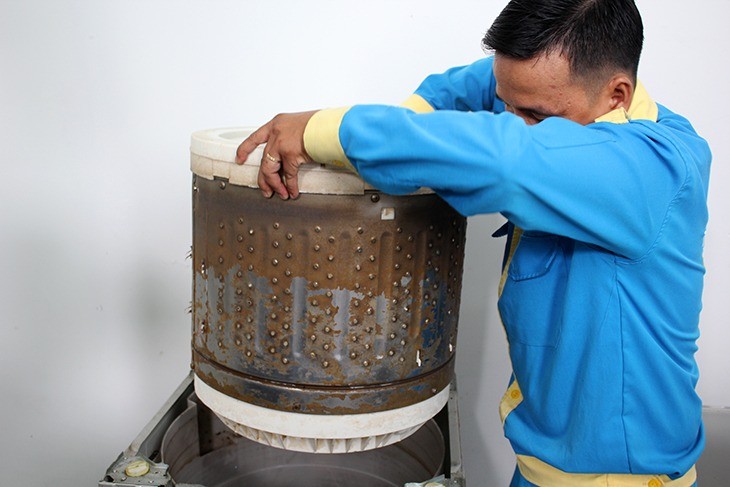 5 bước vệ sinh máy giặt cửa trên nhanh, đơn giản ngay tại nhà - Ảnh 3