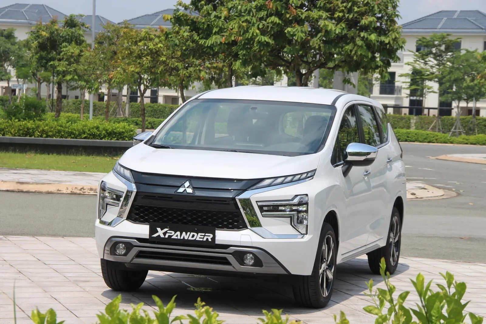 Mitsubishi Xpander giảm giá cực sâu, lần này khiến Toyota Veloz Cross phải lo lắng: Tính kế cạnh tranh gấp - Ảnh 4 Mitsubishi Xpander giảm giá cực sâu, lần này khiến Toyota Veloz Cross phải lo lắng: Tính kế cạnh tranh gấp - Ảnh 4