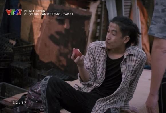 Tạo hình vai Bát trong phim 'Cuộc đời vẫn đẹp sao' (Ảnh: Chụp màn hình) Tạo hình vai Bát trong phim 'Cuộc đời vẫn đẹp sao' (Ảnh: Chụp màn hình)