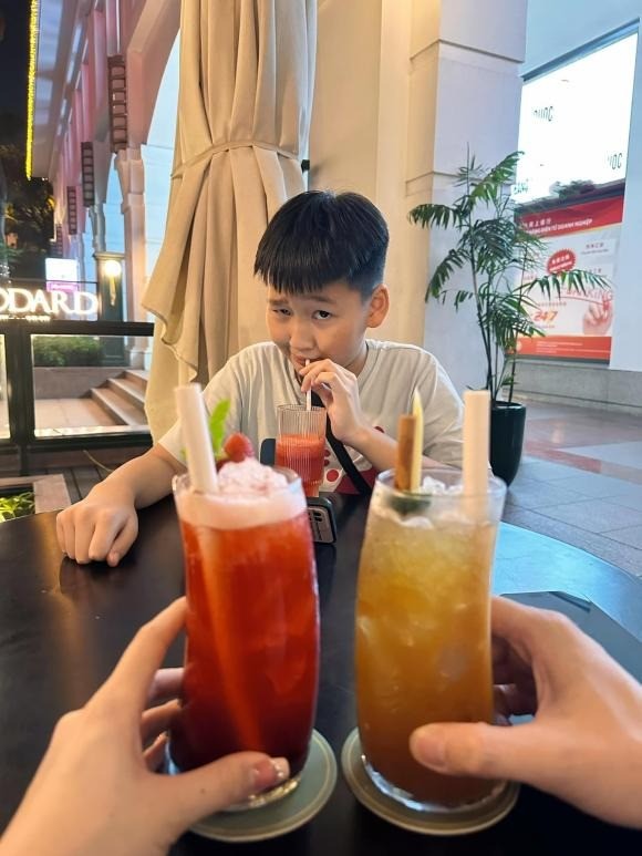 Ánh mắt của con trai Bảo Thanh khiến nhiều người chú ý (Ảnh: FBNV) Ánh mắt của con trai Bảo Thanh khiến nhiều người chú ý (Ảnh: FBNV)