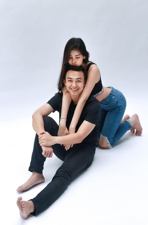 Lê Âu Ngân Anh và ông xã MC tròn 1 năm đi đăng ký kết hôn, tiết lộ thêm sự thay đổi gây chú ý - Ảnh 1 Lê Âu Ngân Anh và ông xã MC tròn 1 năm đi đăng ký kết hôn, tiết lộ thêm sự thay đổi gây chú ý - Ảnh 1