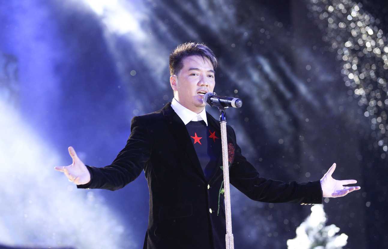 Ca sĩ Đàm Vĩnh Hưng (Ảnh: FBNV)