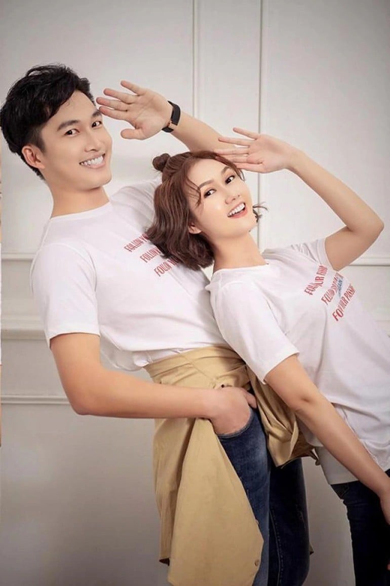 Đình Tú - Hương Giang từng là cặp đôi ngọt ngào, hạnh phúc khiến nhiều người ngưỡng mộ (Ảnh: FBNV) Đình Tú - Hương Giang từng là cặp đôi ngọt ngào, hạnh phúc khiến nhiều người ngưỡng mộ (Ảnh: FBNV)