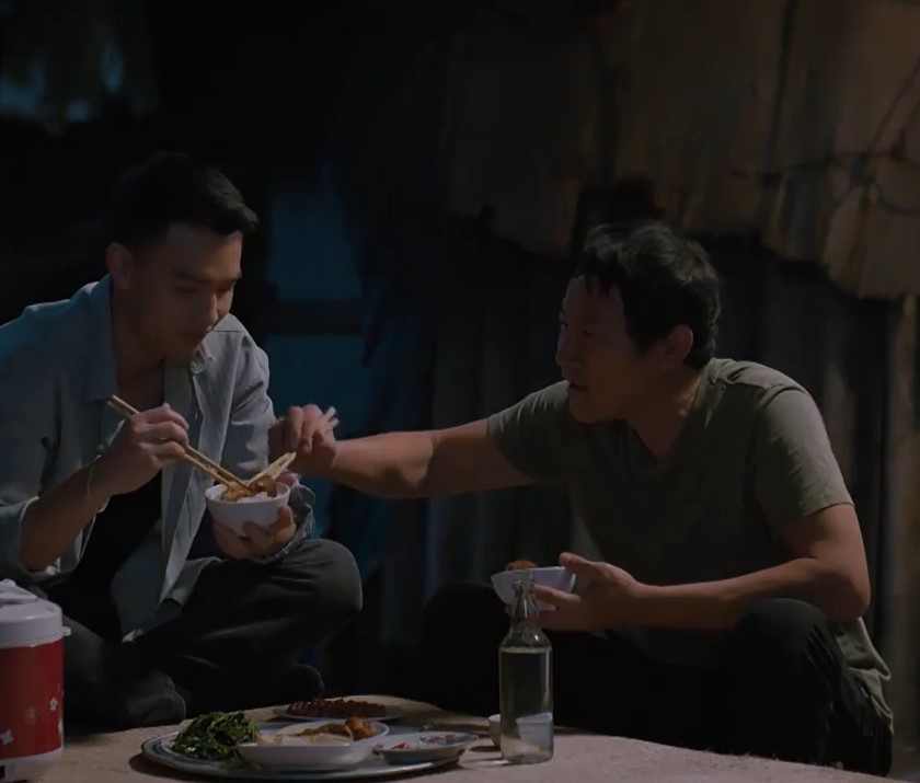 Tập 21 'Cuộc đời vẫn đẹp sao': Lưu tỏ ý ghen tuông, Thạch được chủ giúp đỡ sau sự cố mất đồng hồ? - Ảnh 2