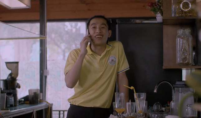 Tập 20 'Cuộc đời vẫn đẹp sao': Lưu bị đuổi việc, Thạch chứng kiến tình cảnh đáng thương của bố - Ảnh 3