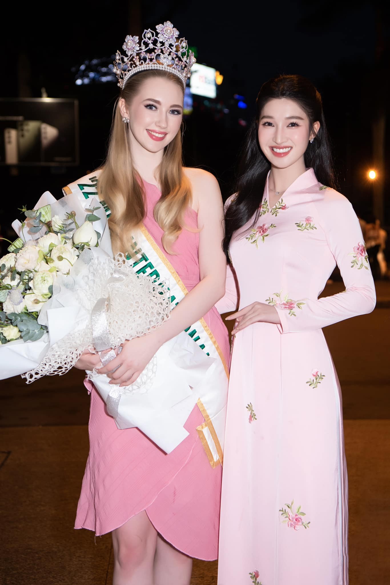Hội chị em nô nức ngoài Vũng Tàu dự show của NTK, Á hậu Phương Nhi vắng mặt: Lý do gây chú ý 3 Hội chị em nô nức ngoài Vũng Tàu dự show của NTK, Á hậu Phương Nhi vắng mặt: Lý do gây chú ý 3