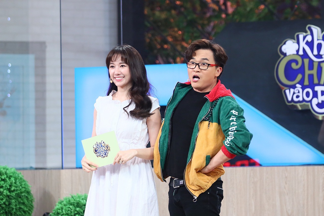 MC Đại Nghĩa nói về chuyện vợ chồng Hari Won khiến nhiều người không khỏi chú ý (Ảnh: FBNV) MC Đại Nghĩa nói về chuyện vợ chồng Hari Won khiến nhiều người không khỏi chú ý (Ảnh: FBNV)