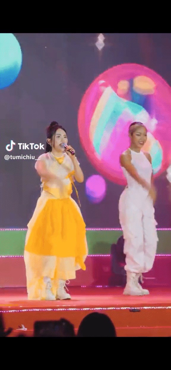 Tạo hình của Phương Mỹ Chi khiến nhiều người chú ý (Ảnh: Chụp màn hình) Tạo hình của Phương Mỹ Chi khiến nhiều người chú ý (Ảnh: Chụp màn hình)